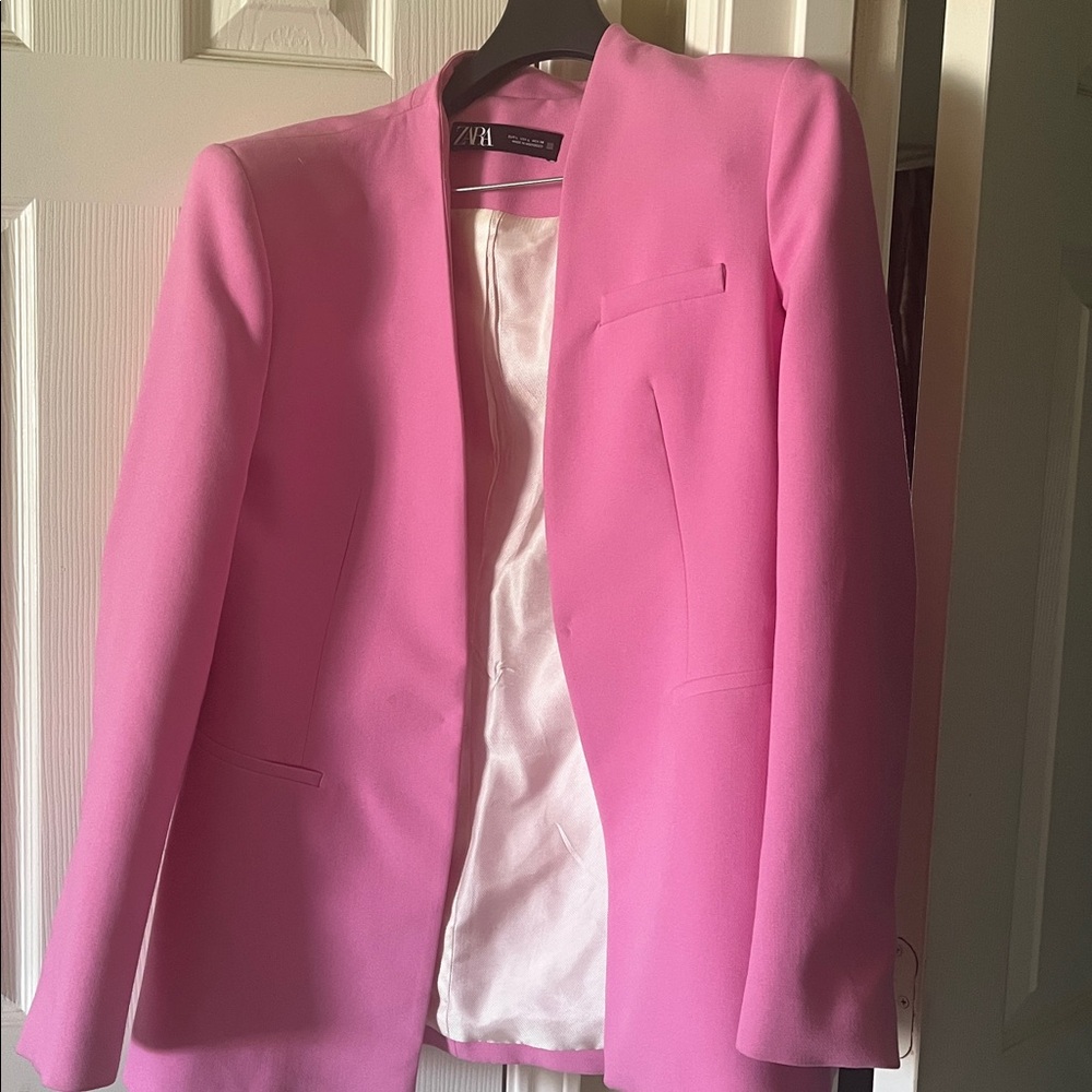 Zara Elegant Pink Women's Blazer Size L. Worn once . Almost like new